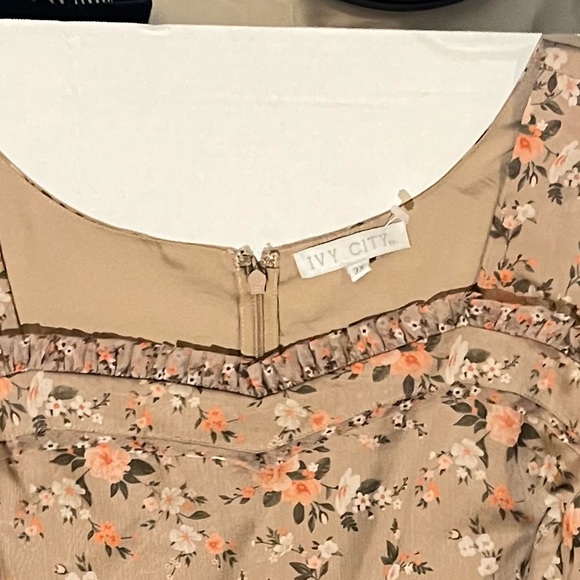 Ivy City Tiered Floral Maxi Dress - Picture 9 of 14